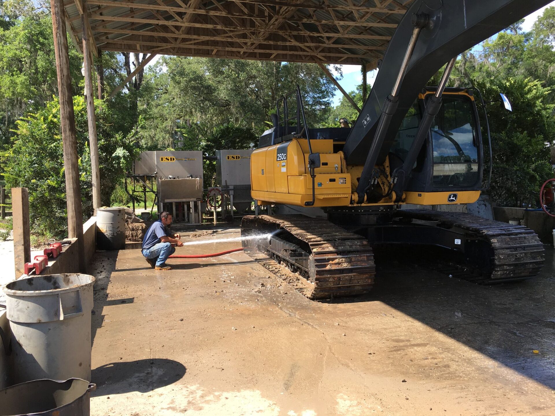 washing caterpillar digger with wastewater treatment